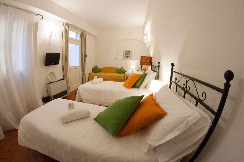 לינה וארוחת בוקר פירנצה Cosy House חדר תמונה