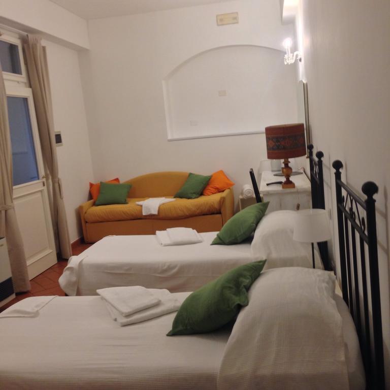 לינה וארוחת בוקר פירנצה Cosy House חדר תמונה